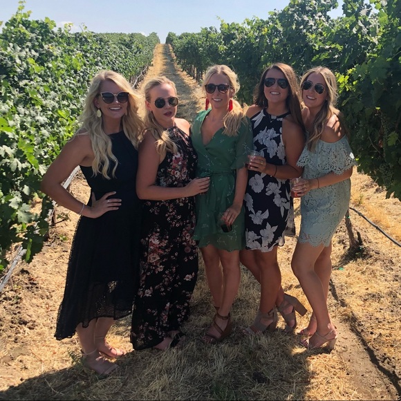 Meet your Posher, Lindsey - Picture 4 of 4